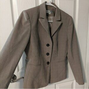Tahari Arthur S‎ Levine Greige Button Front Collared Blazer Size 8 Petite *Flaw*